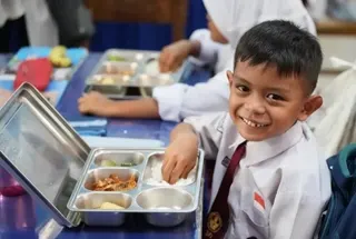 Evaluasi dan Penyesuaian Skema Program Makan Bergizi Gratis, Ragam Opsi Distribusi, Penataan Sasaran, dan Usulan Bantuan Finansial