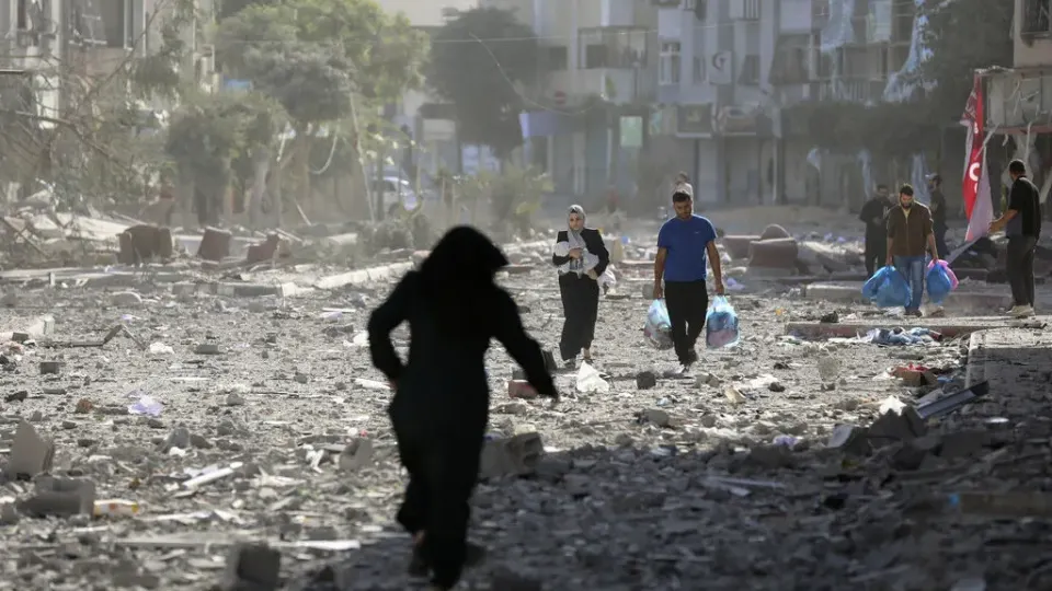 Bangunan Bekas Serangan Israel Runtuh di Gaza, 21 Orang Tewas