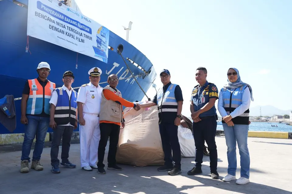 Pelni Distribusikan 34,8 Ton Bantuan untuk Korban Gempa NTT di Maumere
