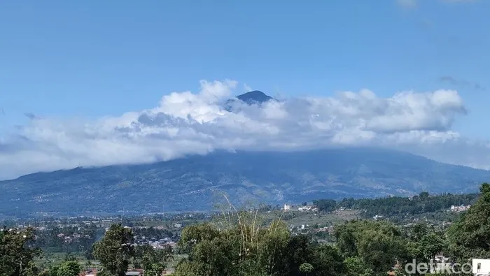 Cegah Kebakaran Lahan, Pemprov Tutup Aktivitas Pendakian Gunung di Jabar