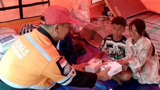 Penyaluran Bantuan Baznas RI untuk Warga Terdampak Kebakaran di Kasepuhan Ciptamulya Sukabumi
