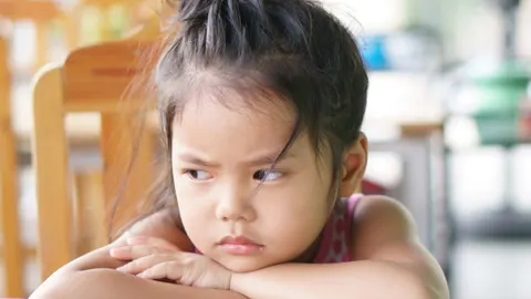 Cara Mengenali Tanda Kematangan Emosi Anak Sesuai Tahap Usianya