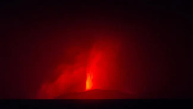 Gunung Anak Krakatau dan Ili Lewotolok Meletus Tadi Malam
