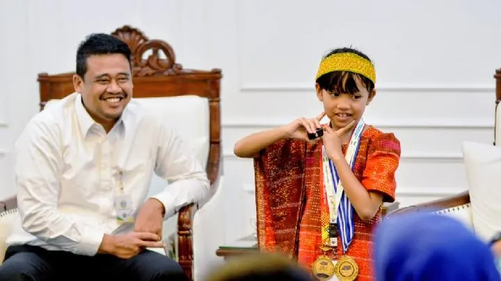 Gubernur Bobby Nasution Hadiahi Caroline Nababan Rumah dan Beasiswa Atas Prestasi Medali Emas Olimpiade Asia
