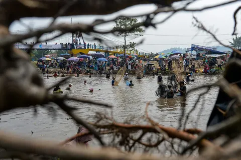 Menjaga Kelestarian Sungai Cidanau Lewat Tradisi Ngagurah Dano di Banten