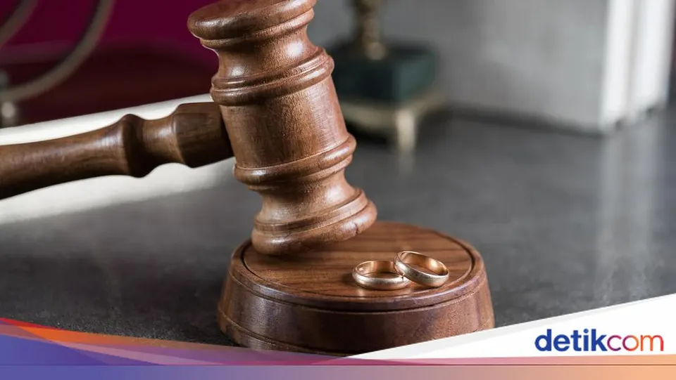 Polemik Aturan Batas Maksimum Suku Bunga dan Biaya Manfaat Pinjaman Online OJK Berujung Denda KPPU