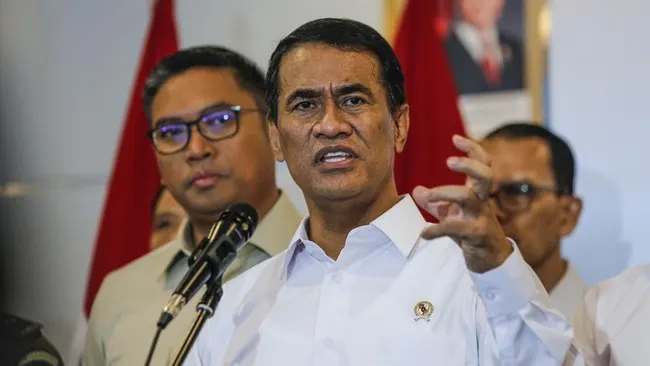 Amran Bongkar Dugaan Monopoli di Balik Kenaikan Harga Pakan Ayam