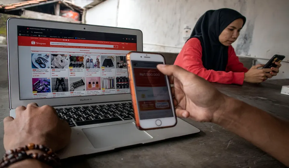 Denda KPPU dan Duduk Perkara Aturan Batas Maksimum Suku Bunga dan Manfaat Ekonomi Pinjol OJK