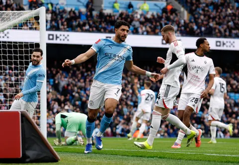 Tottenham Hotspur Bidik Savinho dan Omar Marmoush dari Manchester City