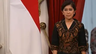 Komdigi Serahkan 15 Ton Bantuan Logistik dan 20 Perangkat Starlink untuk Dukung Penanganan Gempa NTT