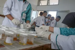 Penerapan Wacana Tes Urine Siswa di Jawa Barat untuk Mencegah Narkoba Tanpa Memicu Stigma