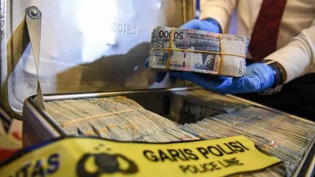 Kasus Uang Palsu Sin$ 340 Ribu, Polisi Diminta Selidiki Sumber Uang