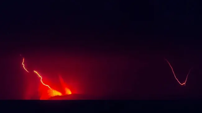 Imbas Abu Vulkanik Anak Krakatau, Warga Banten Diimbau Pakai Masker