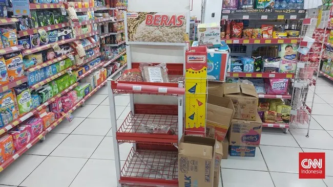 Beras Premium 5 Kg Langka di Ritel, Pembelian Dibatasi