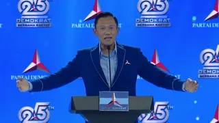 Momen Prabowo dan AHY Nyalakan Obor Bersama di HUT ke-25 Demokrat