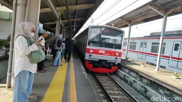 Mobil Tertemper KRL di Karet Jakpus, KAI Pastikan Tak Ada Korban Jiwa