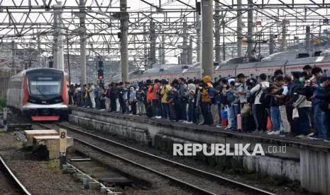 KAI Commuter Terapkan Operasional Satu Jalur Imbas Gangguan KRL Bogor dan Tangerang