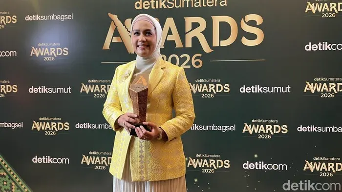 Raih detikSumatera Awards, Karmila Sari Dorong Pemerataan Pendidikan-Peran Perempuan