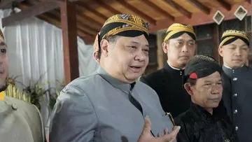 Tradisi Grebeg Ageng Andum Apem Yaaqawiyyu di Jatinom Klaten Gerakkan Ekonomi Lokal