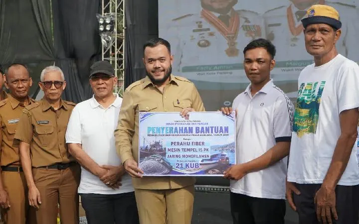 Pemkot Padang Salurkan Bantuan Rp 8 Miliar untuk Warga Terdampak Bencana Hidrometeorologi