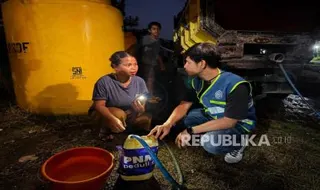 PNM Peduli Salurkan Bantuan Fasilitas Air Bersih dan Kebutuhan Pokok bagi Pengungsi Gempa NTT