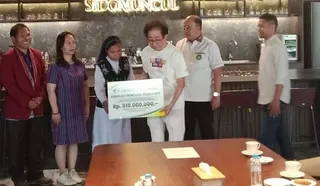 Produsen Jamu Salurkan Bantuan Rp510 Juta untuk Sekolah, Yayasan, dan Masyarakat Adat Korban Gempa NTT
