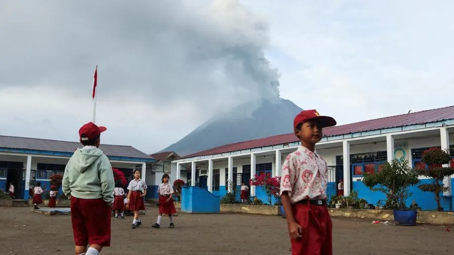 Aktivitas Gunung Sinabung Meningkat, Satpol PP Antar Jemput Siswa