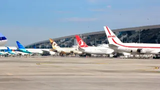 Abu Vulkanik Erupsi Anak Krakatau Terdeteksi, Bandara Soekarno-Hatta Ditutup Sementara