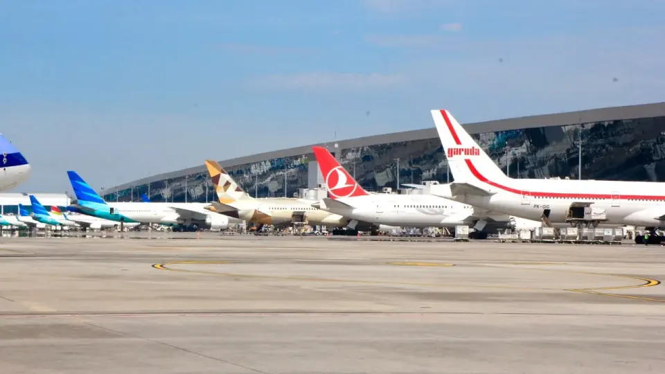 Abu Vulkanik Erupsi Anak Krakatau Terdeteksi, Bandara Soekarno-Hatta Ditutup Sementara