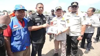 Penanganan Darurat Kebutuhan Pengungsi Gempa di Maumere oleh Mendagri