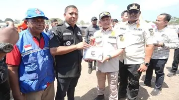 Penanganan Darurat Kebutuhan Pengungsi Gempa di Maumere oleh Mendagri