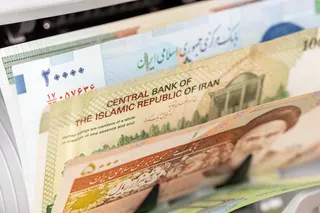 Rial Iran Anjlok ke Rekor Terendah, Tembus IRR 2 Juta per Dolar AS
