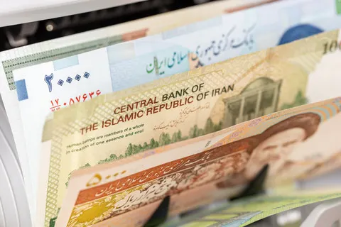 Rial Iran Anjlok ke Rekor Terendah, Tembus IRR 2 Juta per Dolar AS