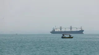 Krisis Jalur Pelayaran Global, Memahami Hambatan di Selat Hormuz hingga Terusan Panama