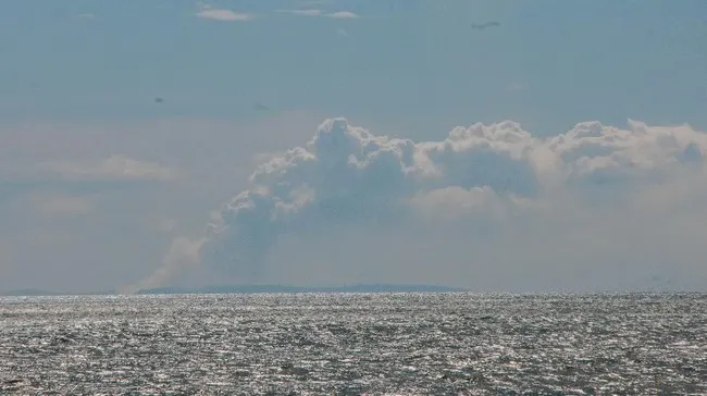 PVMBG Catat Erupsi Anak Krakatau Masih Berlangsung hingga Sabtu Pagi