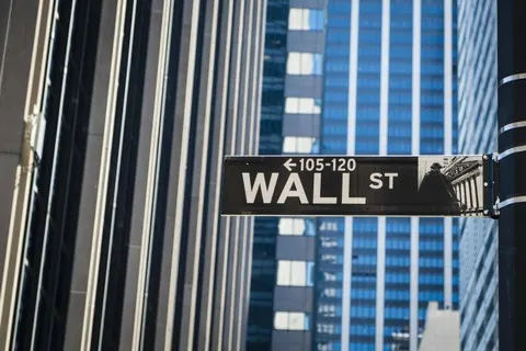 Wall Street Melemah, Investor Cermati Nvidia dan Data Inflasi AS