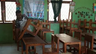 Meja dan Kursi Baru dari Pertamina Pacu Semangat Belajar Siswa SDN Batu Cermin