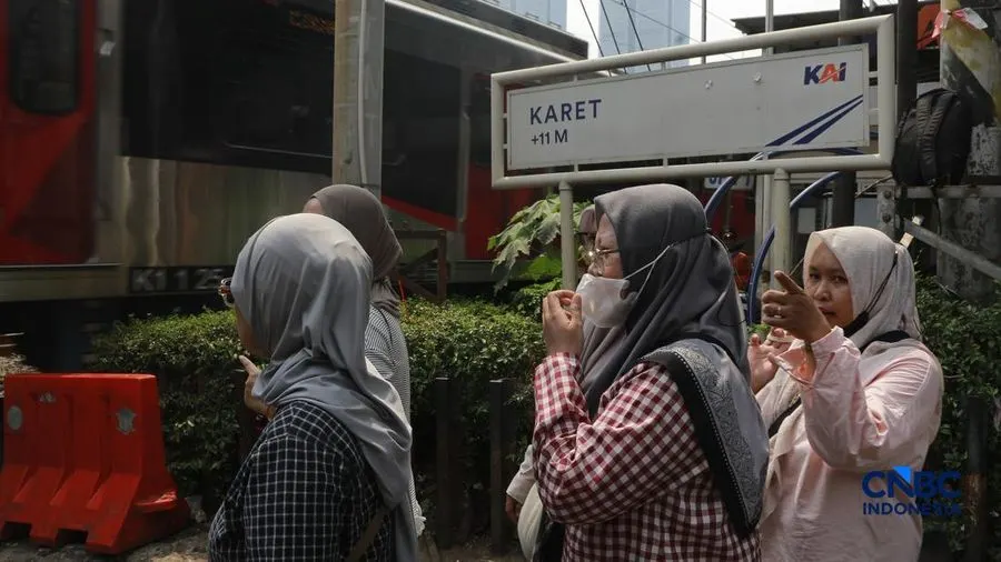 Besok Resmi Ditutup! Ini Penampakan Terakhir Stasiun KRL Karet