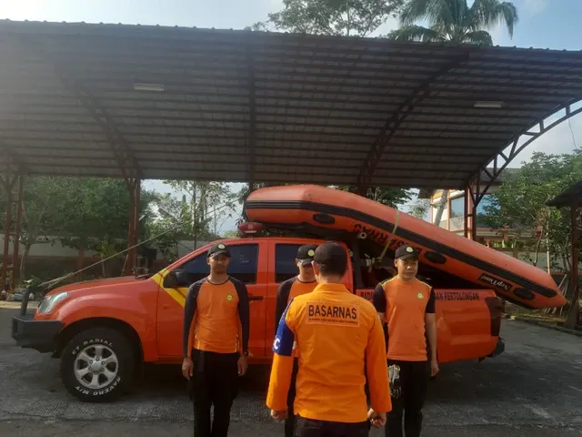 3 Wisatawan Terseret Ombak di Pantai Karangpapak Santolo, Garut